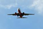 B 737-400 der Air Berlin im Endanflug auf Salzburg - 24.04.2012