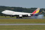 Asiana Airlines Boeing B747-446F HL7616, cn(MSN): 33748,
Wien Schwechat, 23.08.2017.