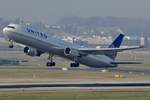 United Airlines B767-424(ER) N67058 beim Abheben am 19.1.19 in Zürich.