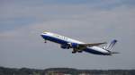 Boeing 767 beim Start nach Newark New York (04.08.2012)