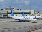United Airlines, Boeing 737-824, N12225 in Miami Internaonal (MIA-KMIA) am 11.4.2026