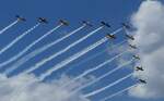 12mal Vans RV in verschiedenen Varianten hier bei der Sun`N Fun Airshow am Lakeland-Linder International Airport (LAL/KLAL) am 17.4.2026 Es ist die größte in den USA aktive Formation