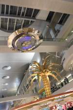 UFO + Goldene Palme im Dubai Airport (T3) Aufnahmedatum:  25.12.2010