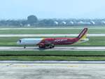 VietJet Air, Airbus A 321neo, VN-A530 auf dem Weg zum Start in Hanoi (HAN/VVNB) am 5.8.2025
