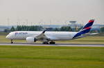 A7-AMB Qatar Airways Airbus A350-941  .