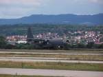 Eine Hercules C-130 von Lockheed im Landeanflug am Flughafen   Stuttgart(STR)  Aufgenommen am 07.August 2012