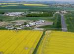 Der Flugplatz Gera-Leumitz (EDAJ) im Queranflug Richtung Piste 06 am 1.Mai 2011