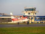Cessna 150, D-EALP auf dem Weg zum Start in Gera (EDAJ) am 31.10.2015