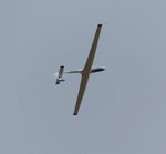 SZD-59 ACRO, D-5719 beim Kunstflug über Gera (EDAJ) am 20.8.2016