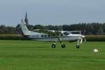 Cessna Caravan 208 D-FLIC startet mit Fallschirmspringern an Bord auf dem Flugplatz Niershorst am 11.9.2010