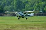 Cessna U206G, N21SC, bei der Landung in Grefrath, 19.5.13