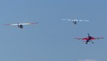 Jakowlew YAK-55, LY-TOY beim Doppelschlepp zweier Vogt Lo 100, D-5793 und D-1060 über der Hahnweide (EDST) am 10.9.2016