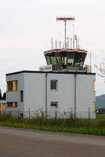 Tower-Gebäude des Flugplatzes Trier-Föhren (EDRT), 29.04.2022.