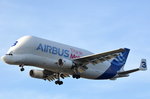 Airbus A300B4-608ST Beluga F-GSTC kurz vor der Landung in Hamburg Finkenwerder am 01.04.16