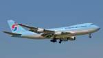 Korean Boeing 747-400F im Landeanflug auf VIE (28-05-2009)