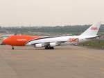 TNT B747-400F OO-THA auf dem Taxiway zur Cargoplatte in DUS / EDDL / Düsseldorf am 06.05.2007