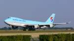 Boeing 747-400 4B5F von Korean Air mit der Kennung HL-7602 beim Start in Amsterdam
