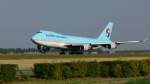 Korean Air Cargo HL7602 eine Boeing 747-4B5 F ER beim Start am 26.06.2009 in Amsterdam.