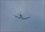 Eine Boeing 747 der Cargolux ist am Flughafen von Luxemburg gestartet und berfliegt die Hauptstadt am 04.10.08. (Jeanny)