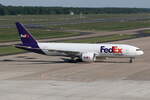 FedEx, N883FD, Boeing 777-FHT, S/N: 3928. Köln-Bonn (EDDK) am 01.05.2025.