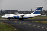 Silkway IL-76 4K-AZ101 beim Backtrack auf der 21 in MST / EHBK / Maastricht am 17.02.2016