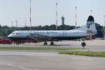 Diese Lockheed Electra G-LOFD stand am 06.08.09 auf dem Vorfeld des Hamburger Airports Fuhlsbttel.
