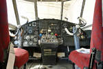 An-2 Cockpit/Instrumententafel, zu der Zeit mußten die Piloten noch fliegen und nicht nur Computer bedienen können.