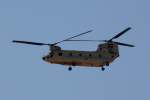 Ein Boeing-Vertol CH-47 Chinook Transporthubschrauber der Ägyptischen Air-Force überfliegt die Makadi Bay in Ägypten Registrierung leider nicht bekannt 14.10.2015