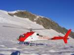 AS-350 ZK-HNQ von Glacier Helikopters auf dem Fox Gletscher in Neuseeland am 16.3.2010