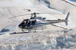 Eurocopter im Schnee am Pralongia oberhalb Corvaras, 17.3.14