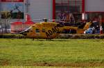 Ein ADAC-Flugrettungshubschrauber im Rettungseinsatz.....am Freitag den 20.4.2012   Er stand auf einer Wiese vor einem Baumarkt im Rheinkreis Neuss......