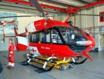 REGA-Helikopter in der Halle.