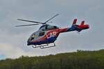 LX-HAR Mc Donnell Douglas Helicopters MD902 Explorer der Luxembourg Air Rescue fliegt am 02.05.2022 im Steigflug, nahe Wiltz an mir vorbei.