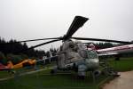 NVA/Bundeswehr Mil Mi-24P 96+50 im strmenden Regen in der Luftfahrtausstellung bei Hermeskeil im Jahr 2007