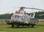 Mi-8 TB (132) mittlerer Transport- und Kampfunterstützungshubschrauber der ehemaligen Nationalen Volksarmee (NVA) der DDR. Aufgenommen im Flugplatzmuseum Cottbus, 12.Juli 2016.