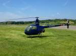 Robinson R 22, zweisitziger Hubschrauber aus den USA, Tag der Offenen Tür am Freiburger Flugplatz, Juni 2013