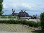Rettungshubschrauber auf dem Landeplatz am Stralsunder Krankenhaus kurz vor dem Start
