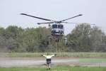 MK 88A Sea Lynx des Marinefliegergeschwaders 3 Garf Zeppelin bei der Landung in Weser-Wmme anlsslich des Flugtages 2010 am 11.09.10