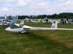 ASW 28 D-8328 auf dem Flugplatz Zwickau (EDBI) bei der DM im Segelflug am 28.5.2011
