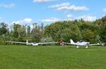 Aerospool WT-9 Dynamic, D-MFCM und Schleicher ASK-21 D-4762 vor dem F-Schleppstart in Moosburg auf der Kippe (EDPI) am 5.9.2026