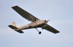 Cessna 152 kurz vor dem Aufsetzen auf die 14 L in Kln-Bonn - 06.09.2009