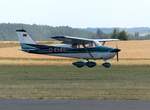 Cessna 172A Slyhawk, D-EHRI gelandet auf der Piste 24 in Gera (EDAJ) am 20.7.2018