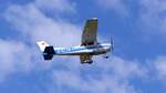 Die neue Cessna 172 M Skyhawk, vom Fliegerclub Gera, D-ELOB gestartet auf der Piste 06 in Gera (EDAJ) am 24.9.2022