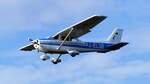 Cessna 172M Skyhawk, D-ELOB vor der Landung auf der Piste 24 in Gera am 24.9.2022