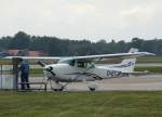 D-ETJP, Cessna F-172 Skyhawk (auch ein kleiner Flieger braucht mal Sprit), 09.07.2011, EDLS, Stadtlohn-Vreden, Germany     