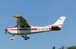 Cessna 182 Skylane II, D-EIYS bei der Landung in Gera (EDAJ) am 28.8.2017