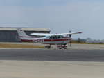 Cessna 182 Skylane II, D-EIYS auf dem Weg zum Start in Gera (EDAJ) am 21.7.2020