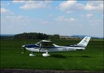 Cessna 182T, OK-PEB in Sportflugplatz Benesov LKBE am 18.8.2016.