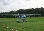 Tage der offenen Tr, Segelfluggelnde Peine-Glindbruchkippe, August 2010
Motorflugzeug Cessna startet
