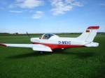 Pioneer 300S, 2-siziger Tiefdecker der italienischen Firma
Alpi Aviation, mit Rotax-Motor 80PS, max.285Km/h, nur 285Kg Leergewicht,
Preis 66.000Euro,
Tannheim Aug.2006